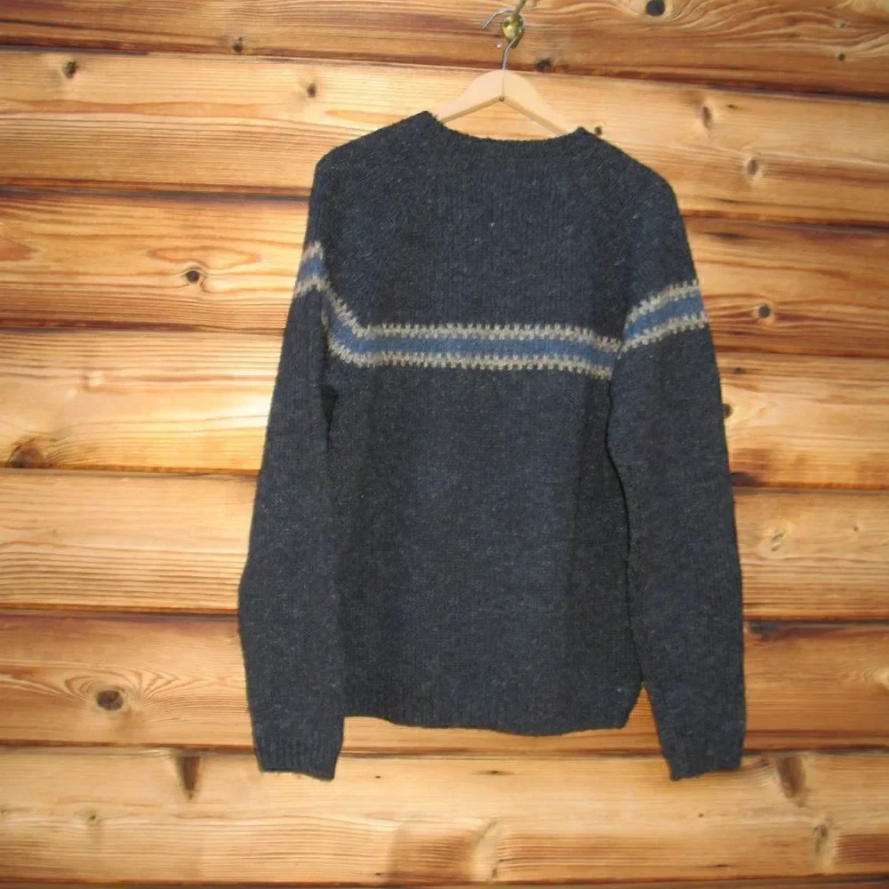 Vintage Y2K Abercrombie & Fitch 100% Wool Pullover V Neck Sweater